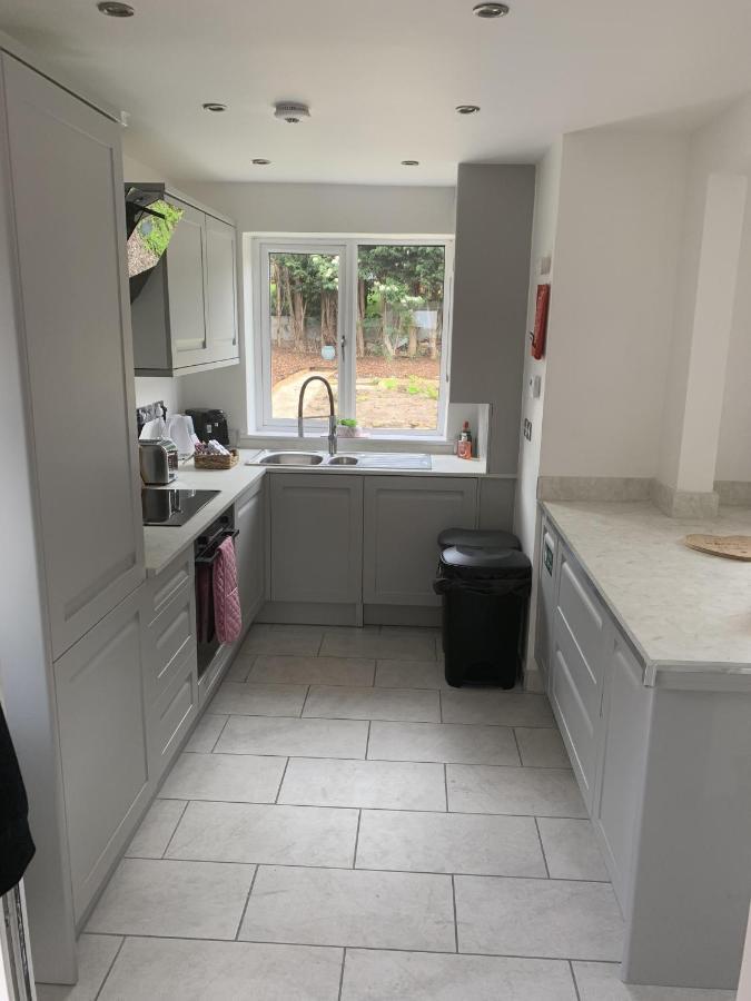 Crowthorne House, Beautiful 3 Bedroom Home For Upto 8 Guests, With Sofa Bed Cul-De-Sac With Private Driveway Nottingham Ngoại thất bức ảnh