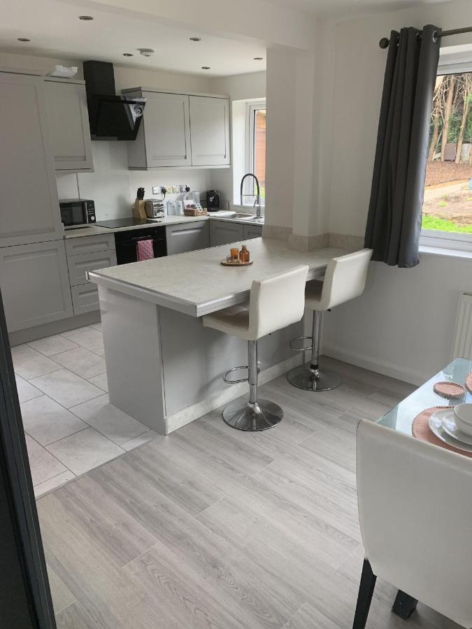 Crowthorne House, Beautiful 3 Bedroom Home For Upto 8 Guests, With Sofa Bed Cul-De-Sac With Private Driveway Nottingham Ngoại thất bức ảnh